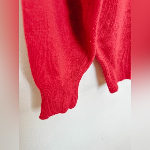 100% Lambs Wool Knit V-neck Sweater - Wm. H. Leishman - Red - Size Medium - Picture 5 of 8